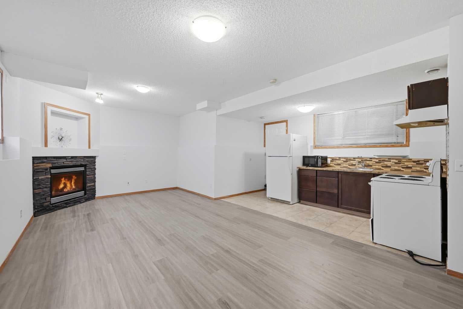 11 Covecreek Close NE