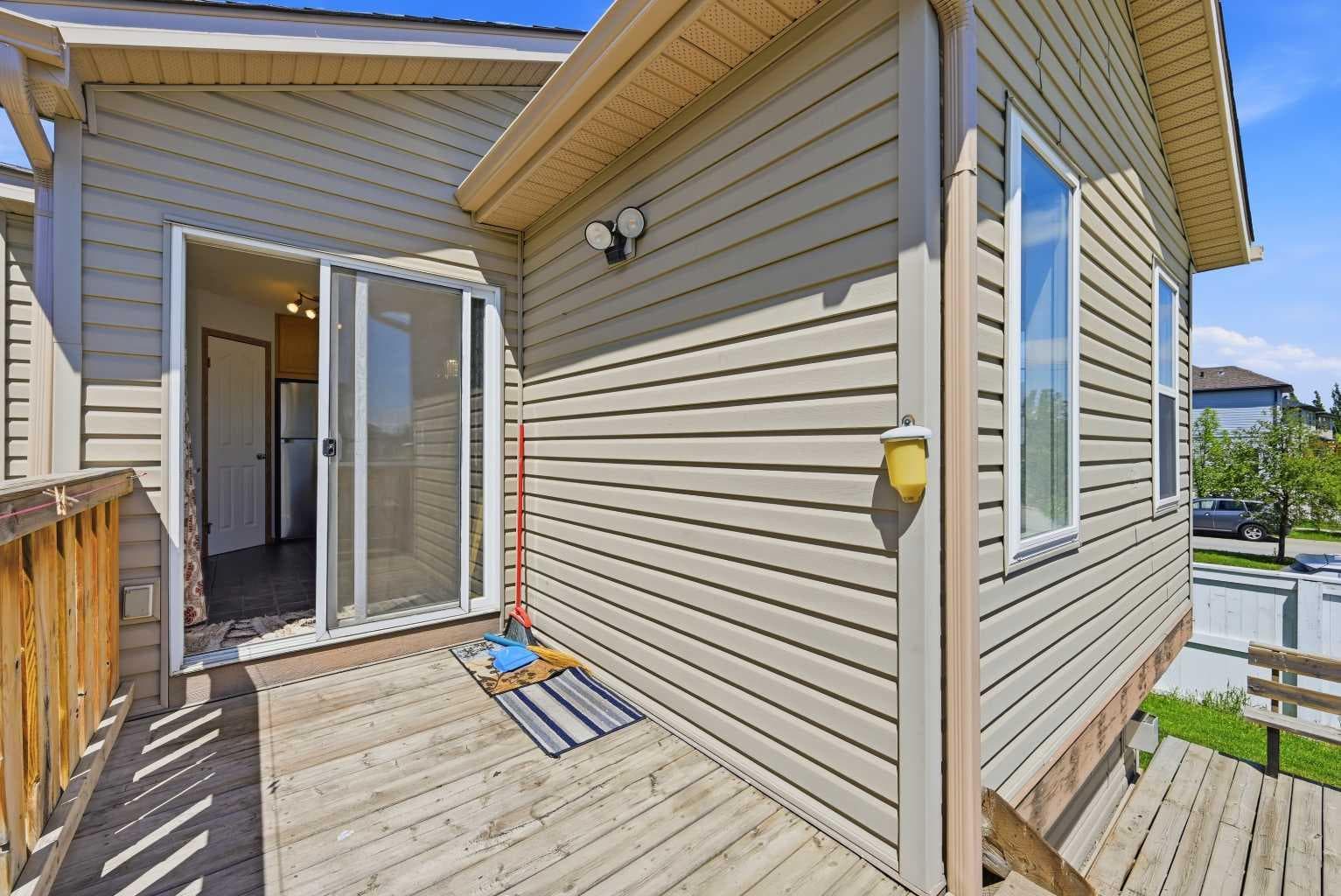11 Covecreek Close NE