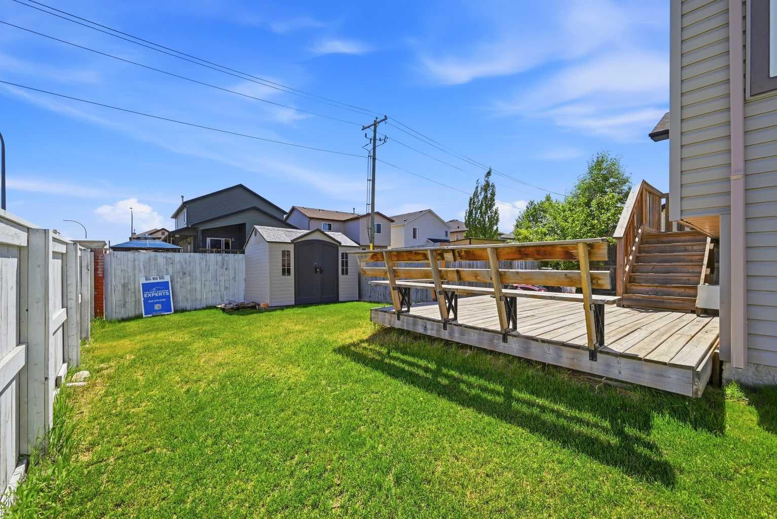 11 Covecreek Close NE