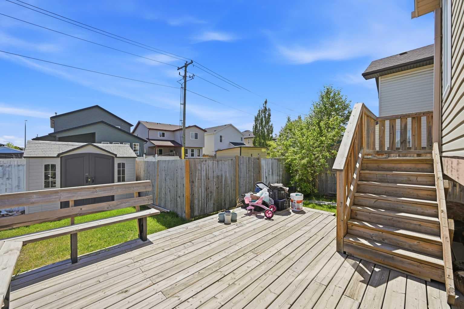 11 Covecreek Close NE