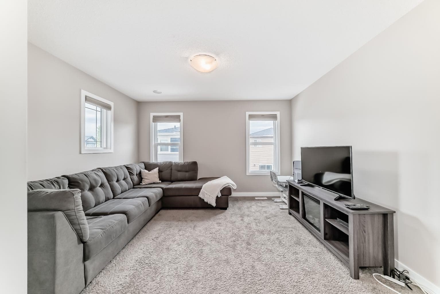 259 Kingfisher Crescent SE