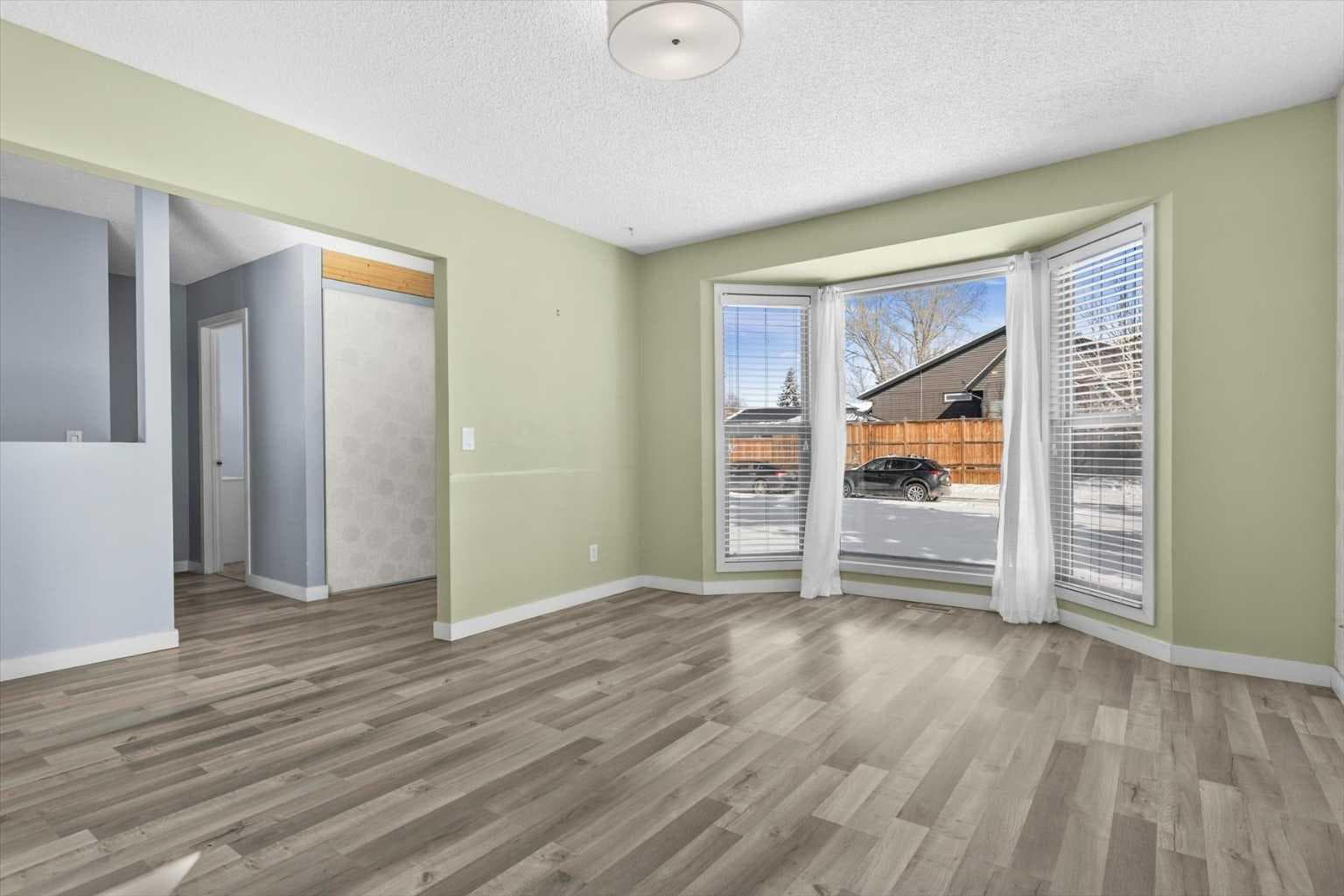 72 Marquis Place SE