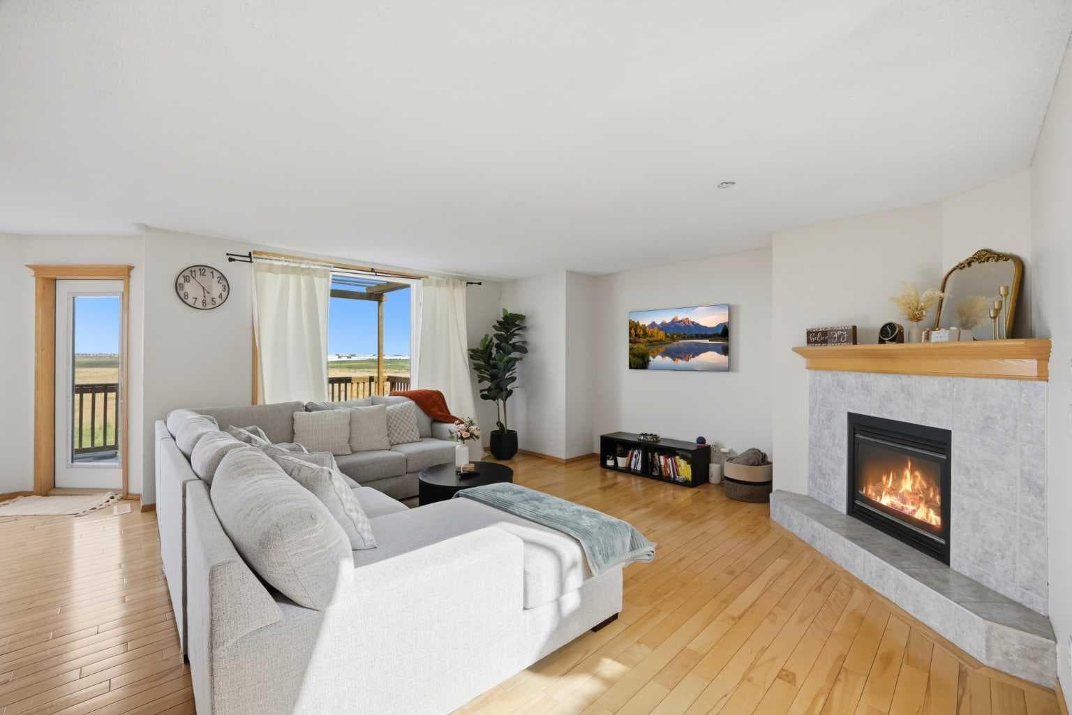 101 Coville Crescent NE
