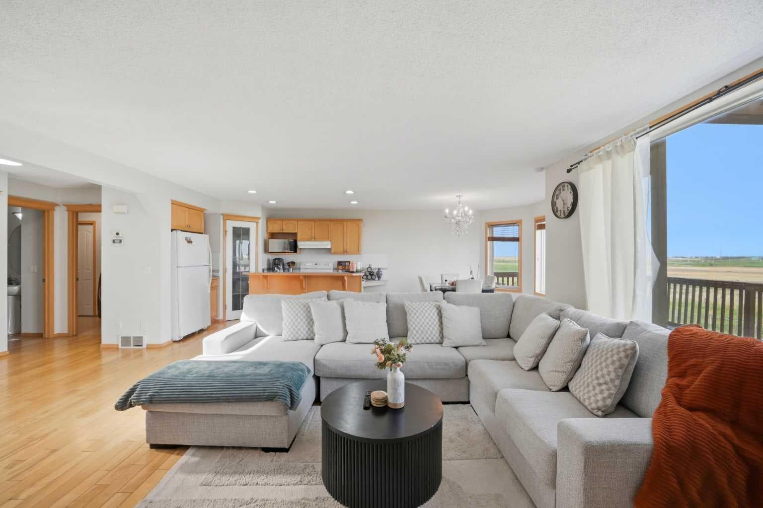101 Coville Crescent NE