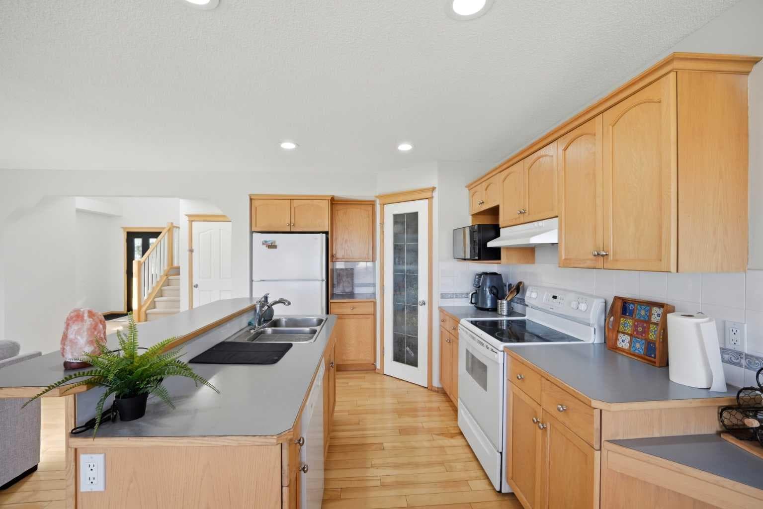 101 Coville Crescent NE