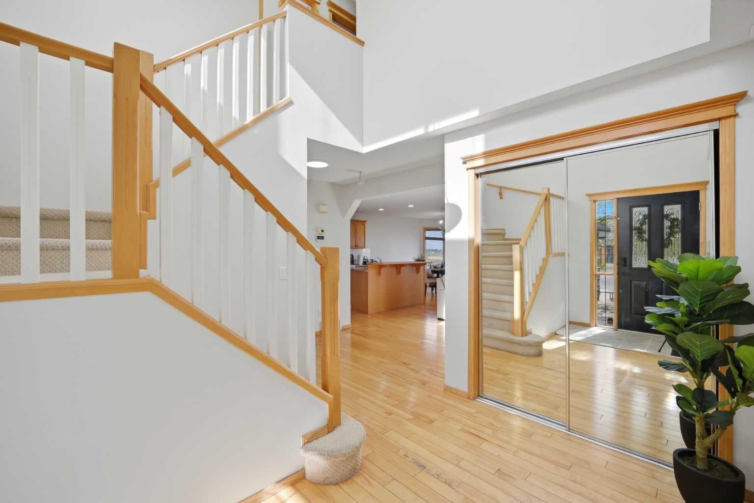 101 Coville Crescent NE