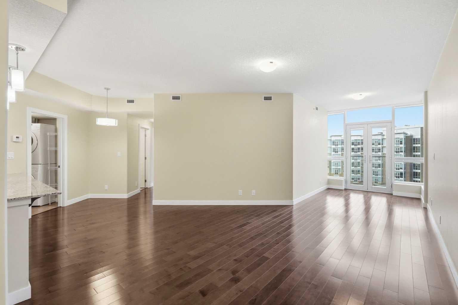 701, 16 Varsity Estates Circle NW