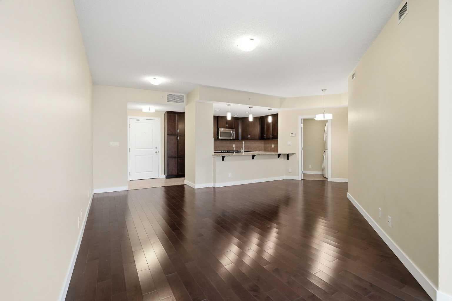 701, 16 Varsity Estates Circle NW