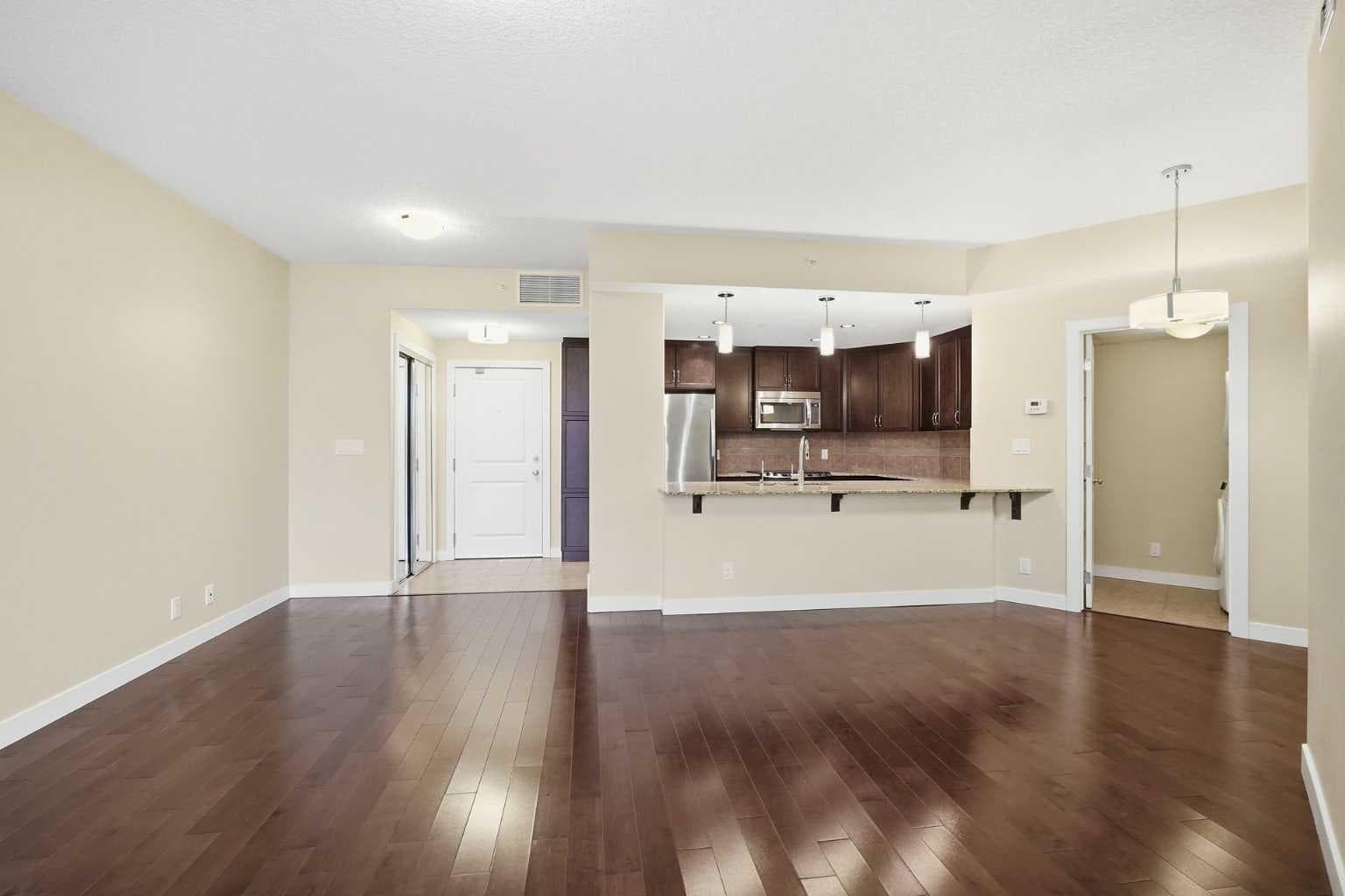 701, 16 Varsity Estates Circle NW