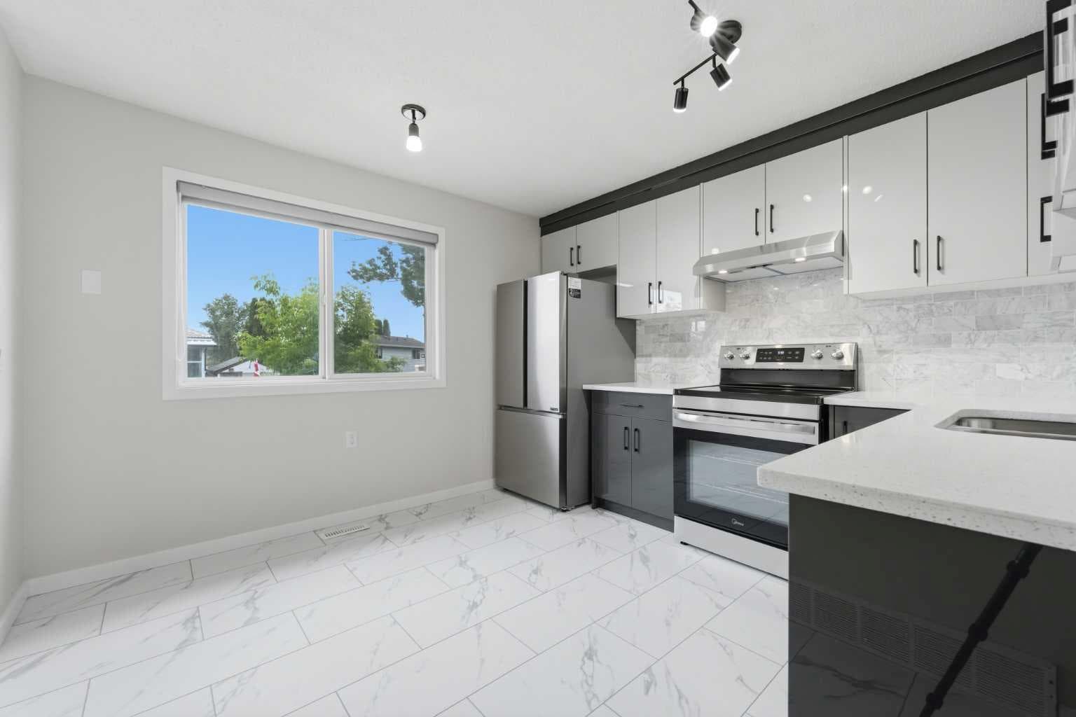 36 Falconer Terrace NE