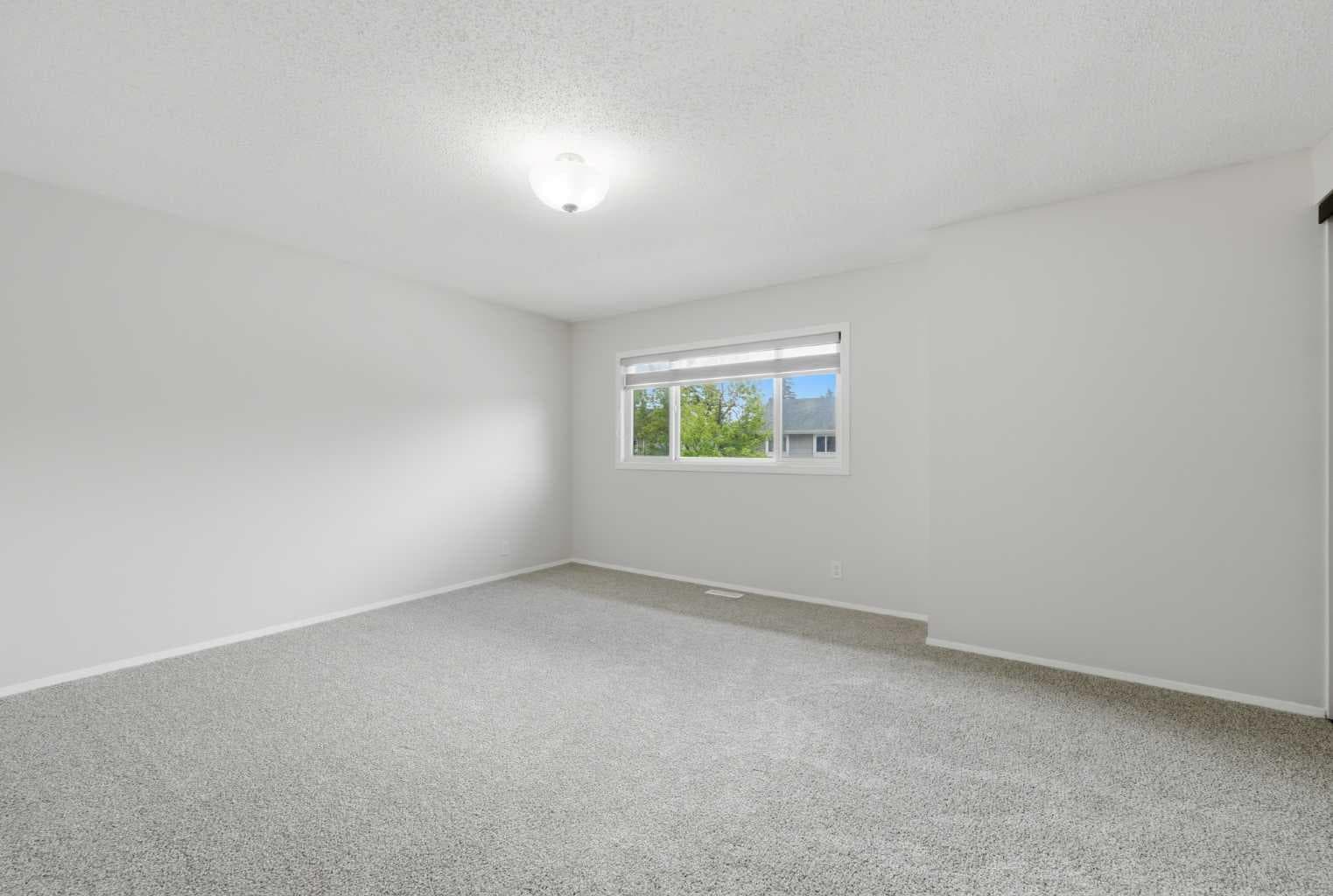 36 Falconer Terrace NE