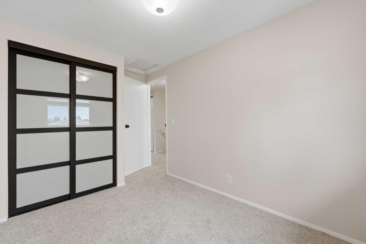 36 Falconer Terrace NE