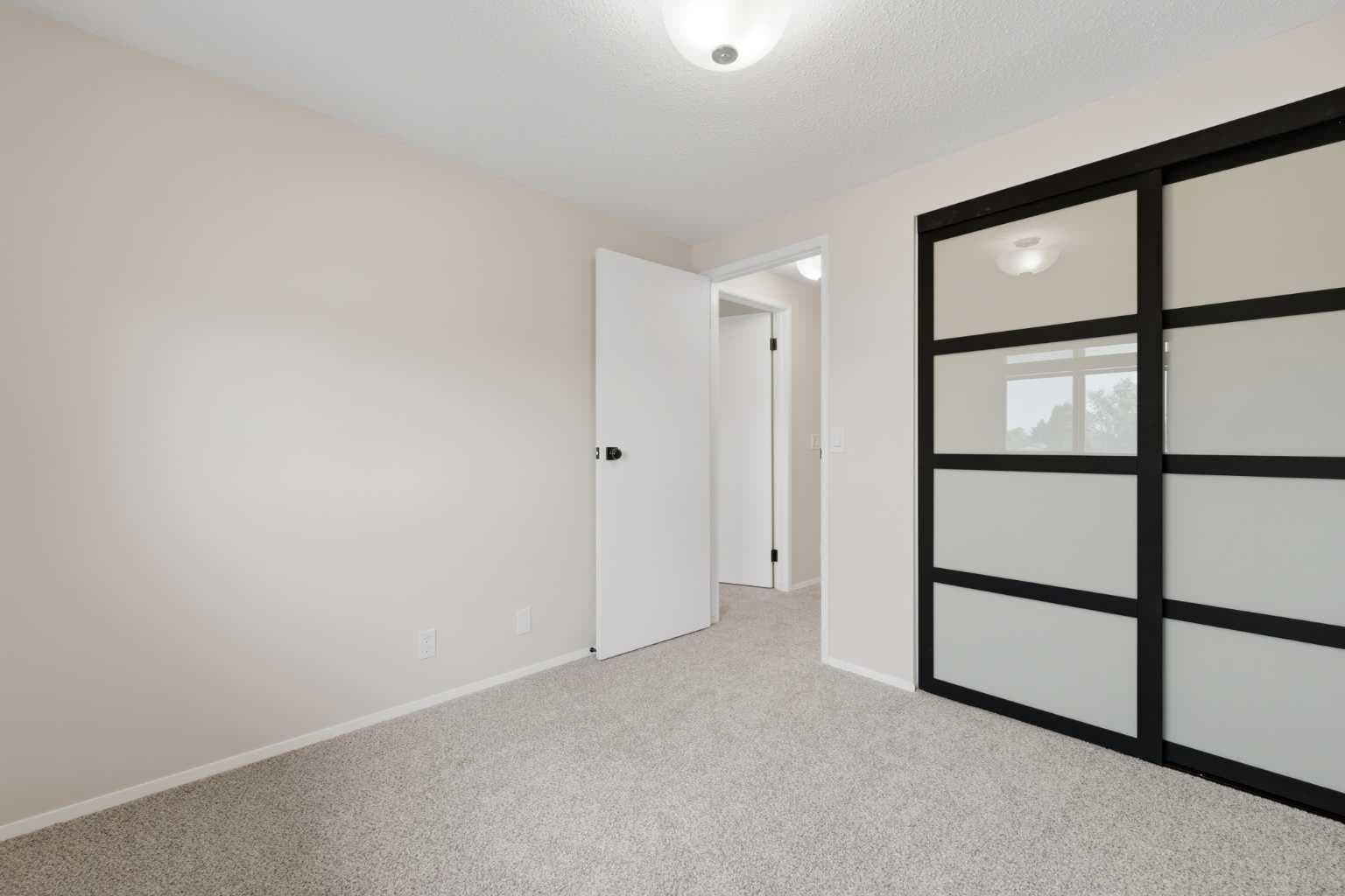 36 Falconer Terrace NE