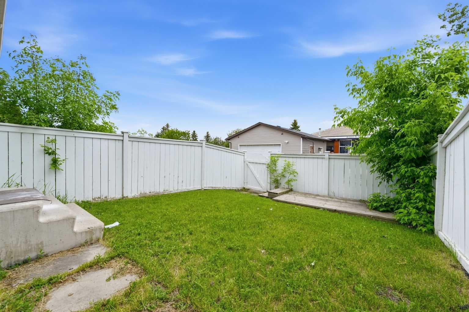 36 Falconer Terrace NE