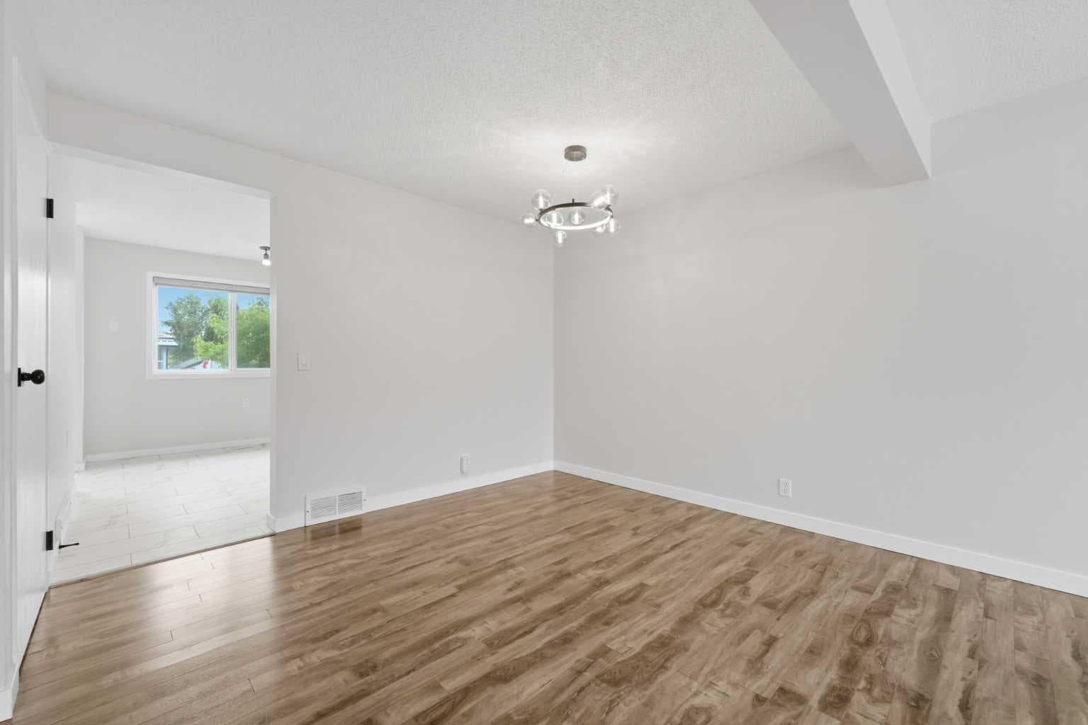 36 Falconer Terrace NE