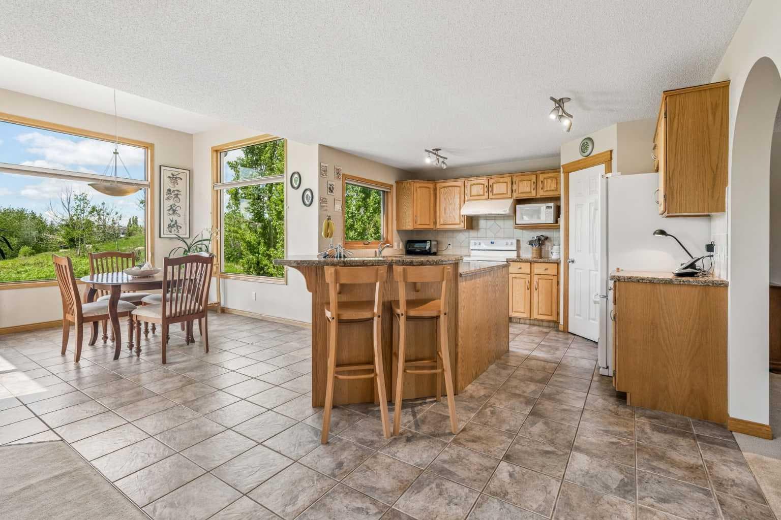 127 Edgeridge Close NW