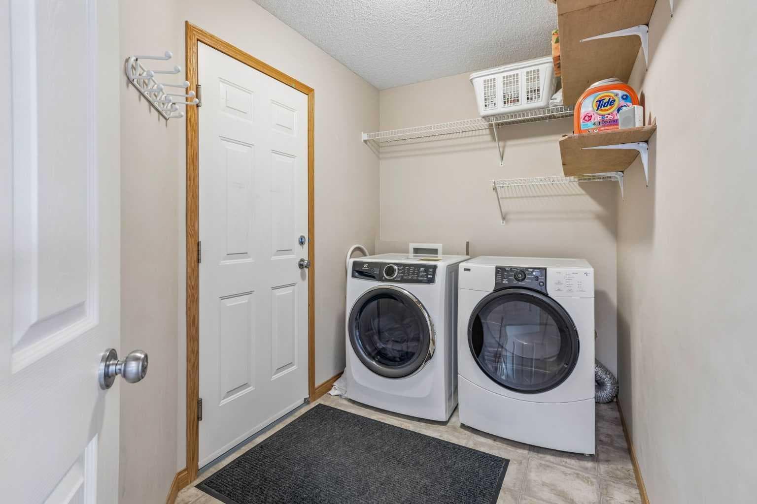 127 Edgeridge Close NW