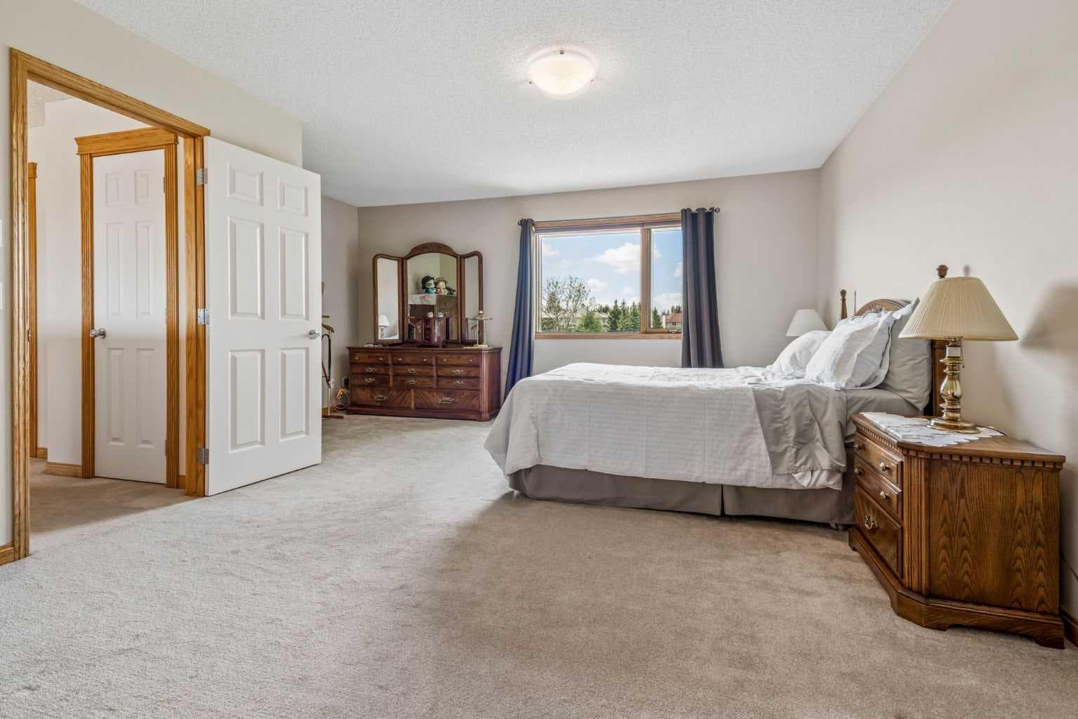 127 Edgeridge Close NW