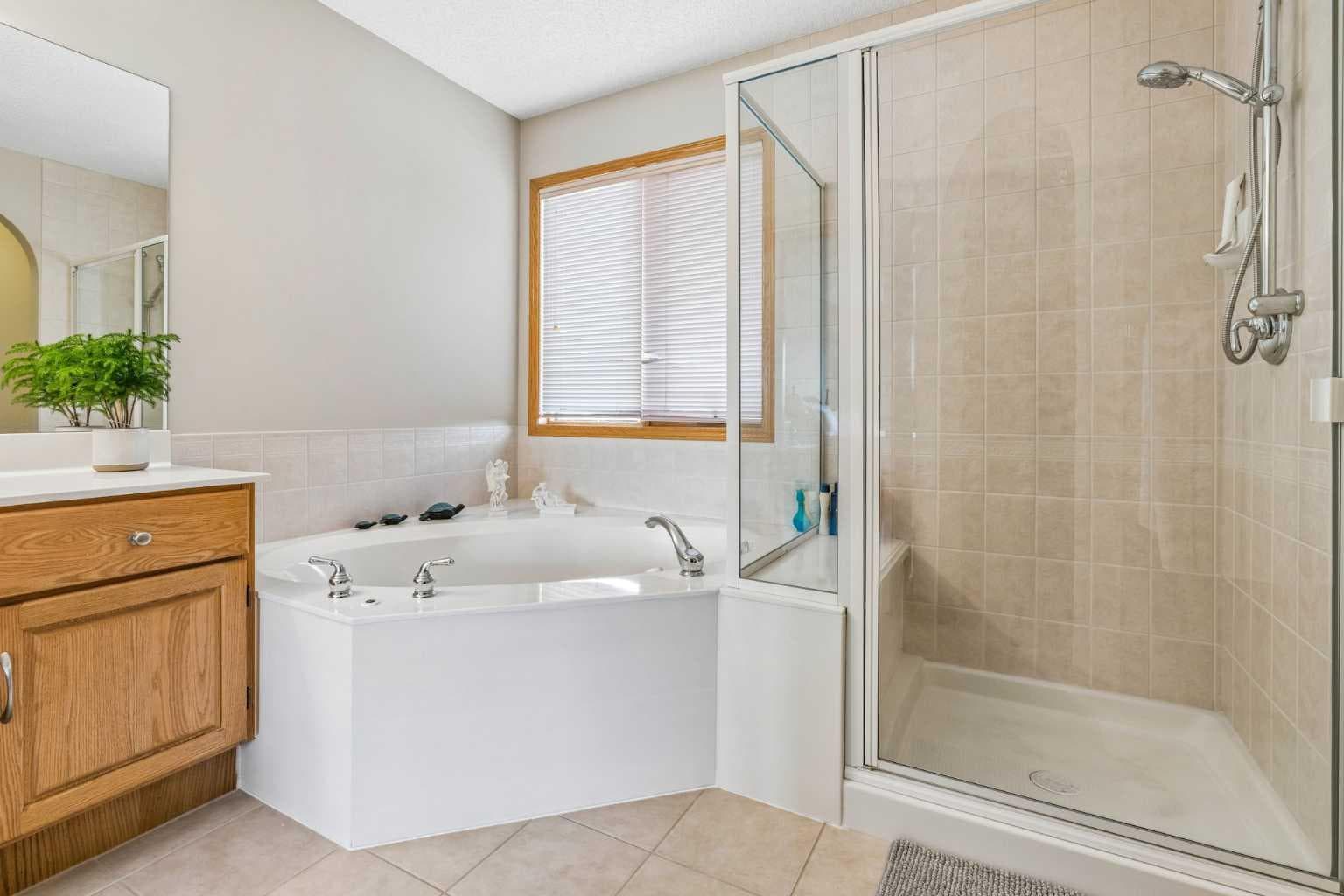 127 Edgeridge Close NW