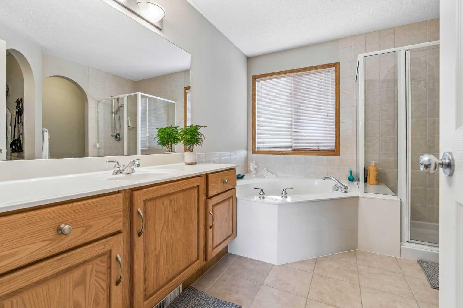 127 Edgeridge Close NW