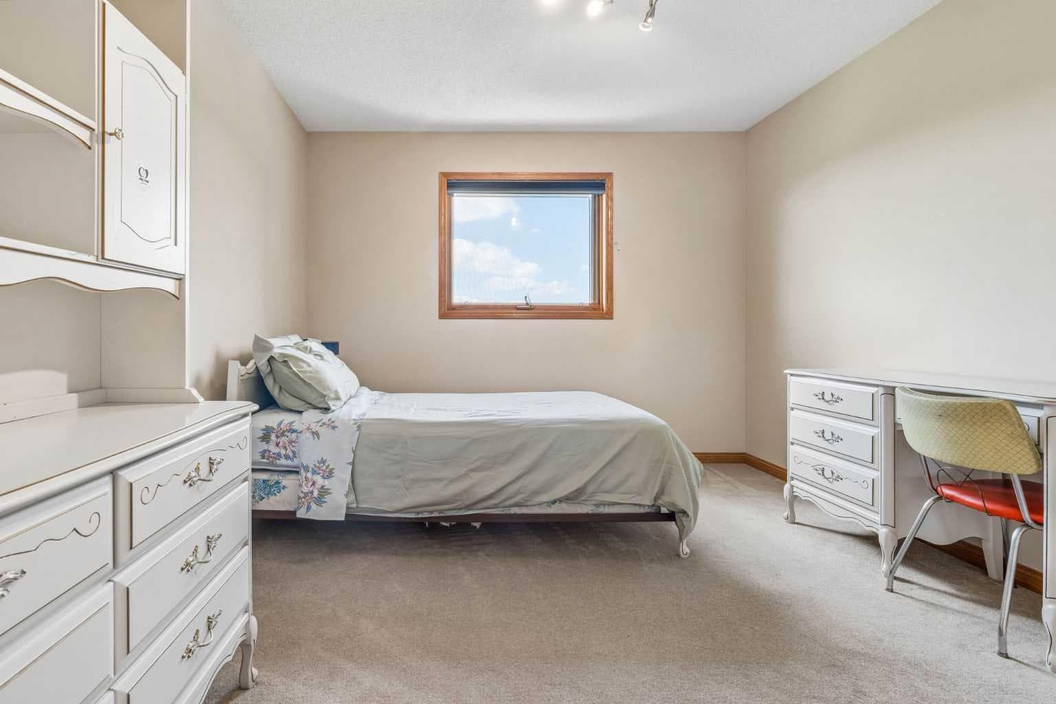 127 Edgeridge Close NW