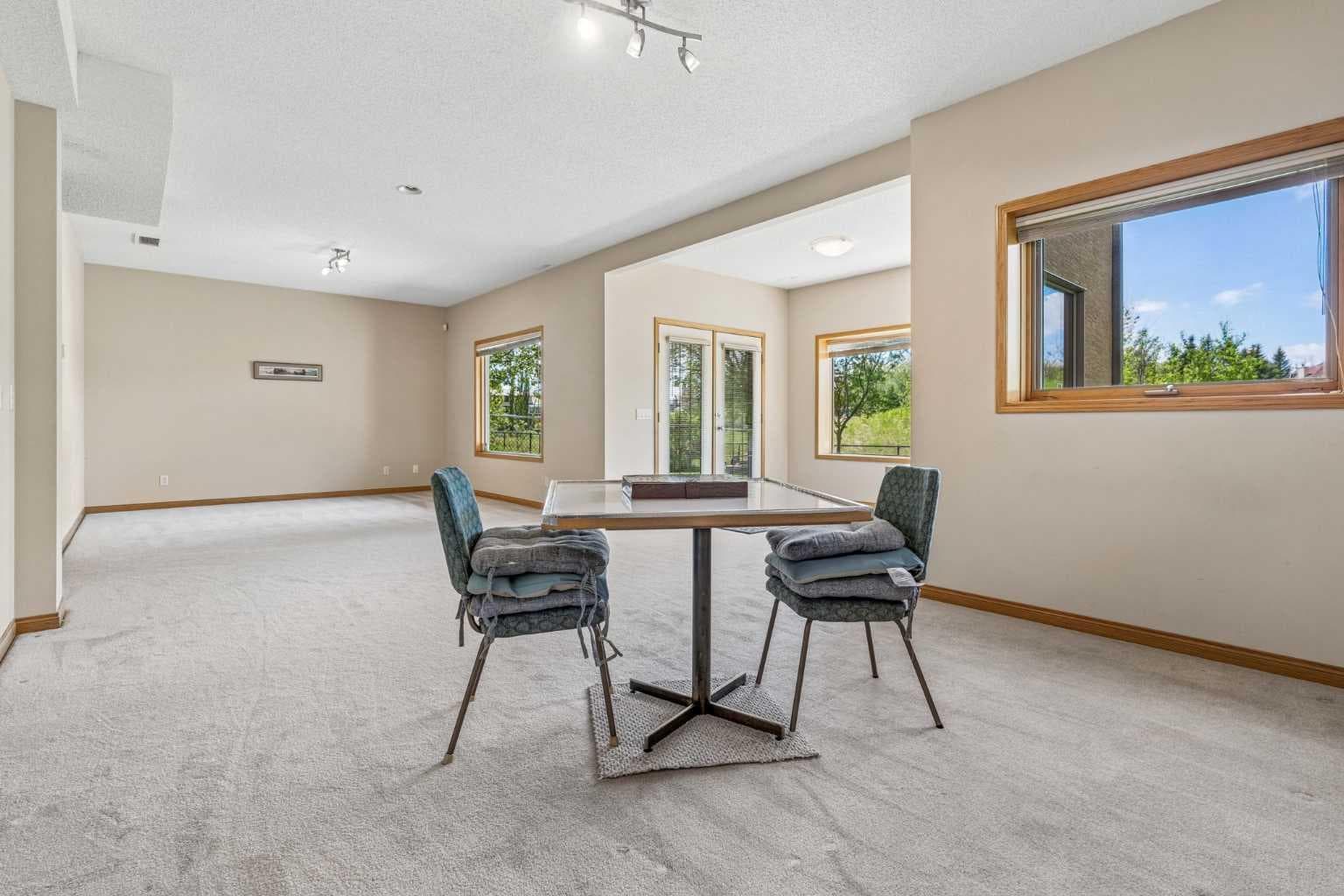 127 Edgeridge Close NW