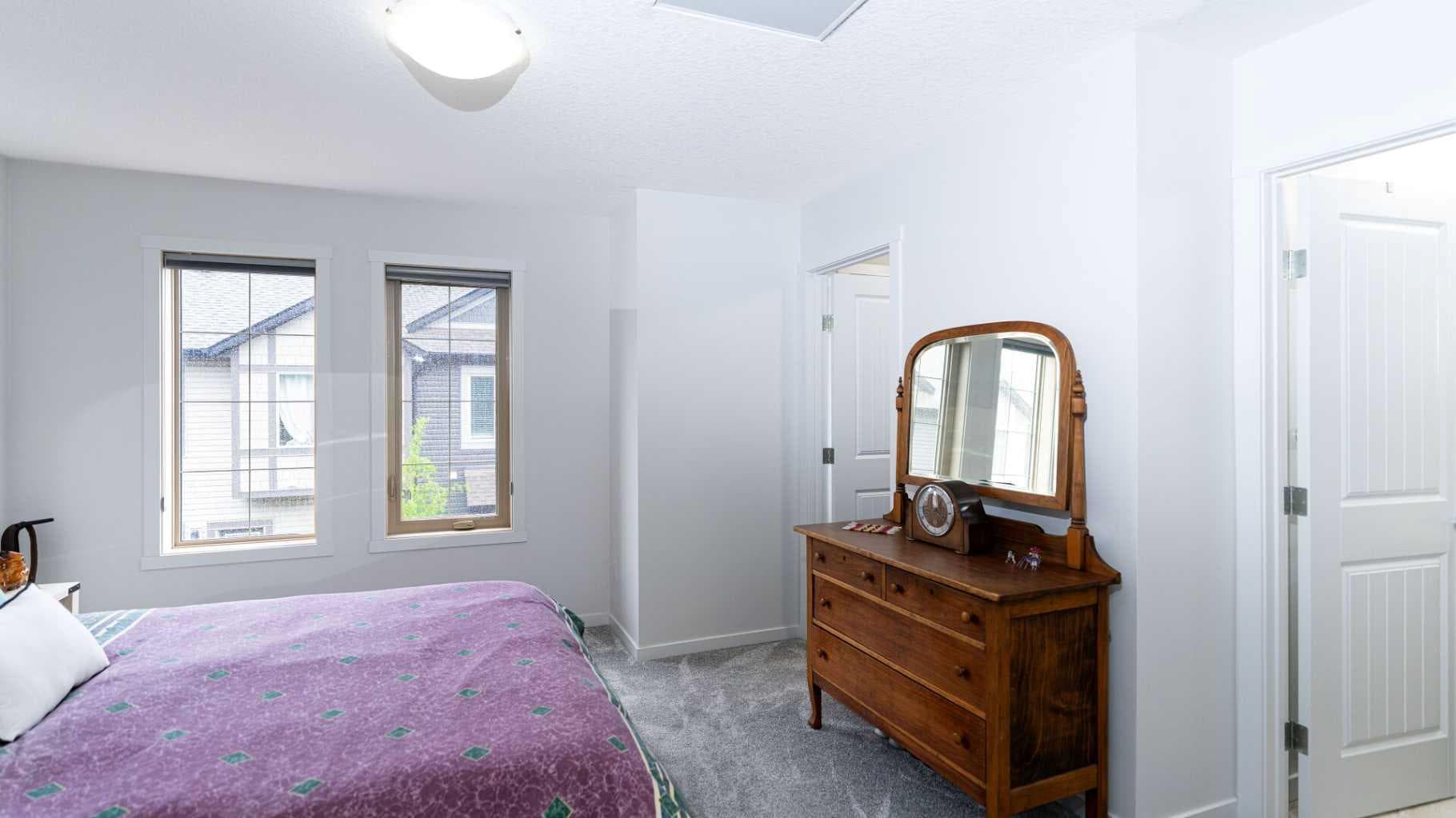 340 Legacy Point SE