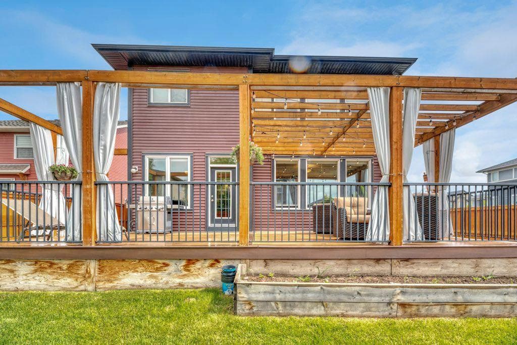 233 Sandpiper Boulevard 