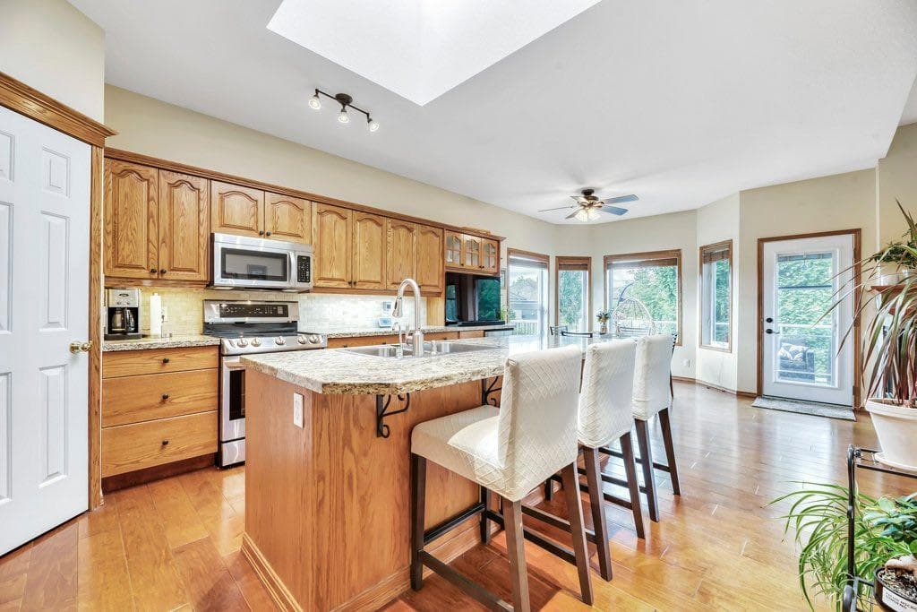 199 Lakeside Greens Court 