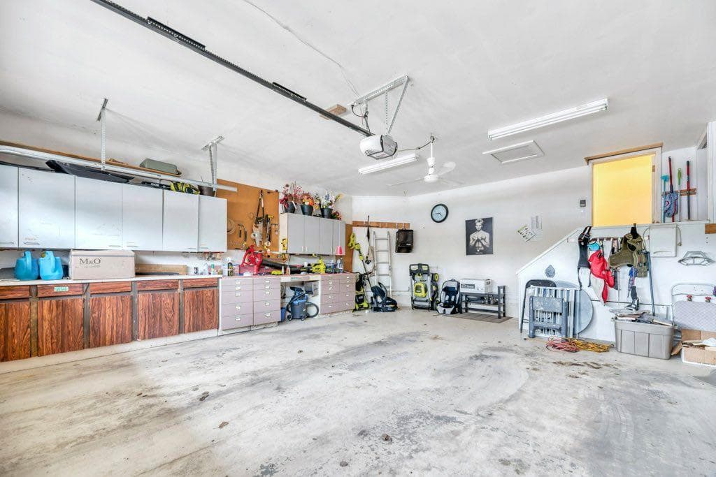 199 Lakeside Greens Court 