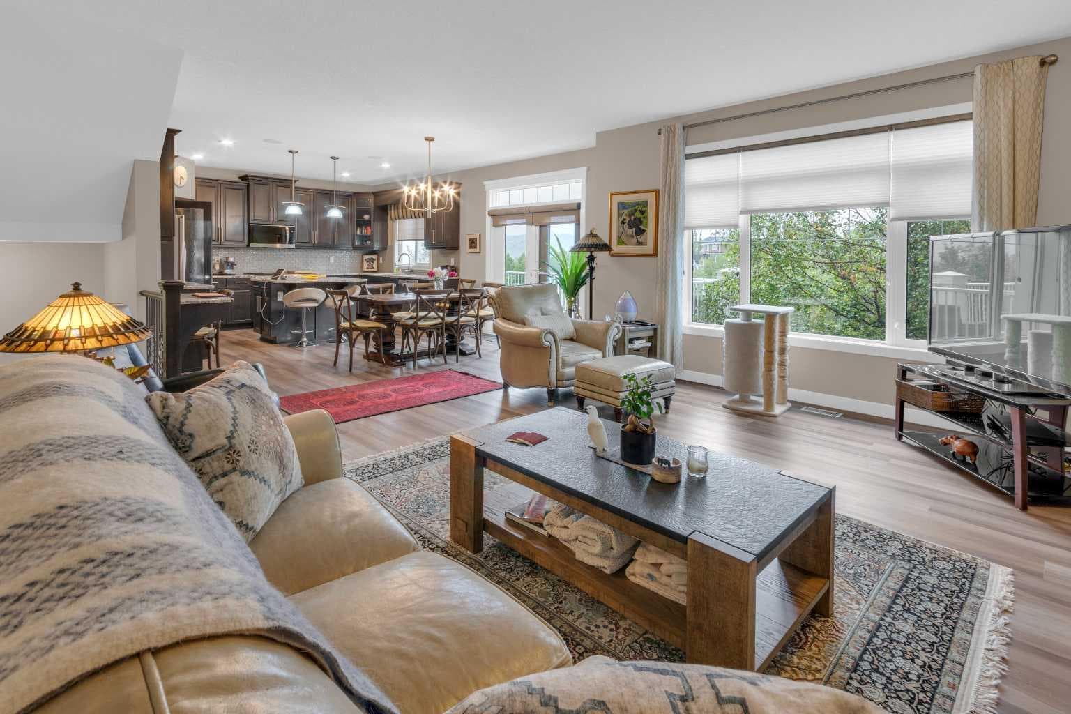 172 Ridge View Close 
