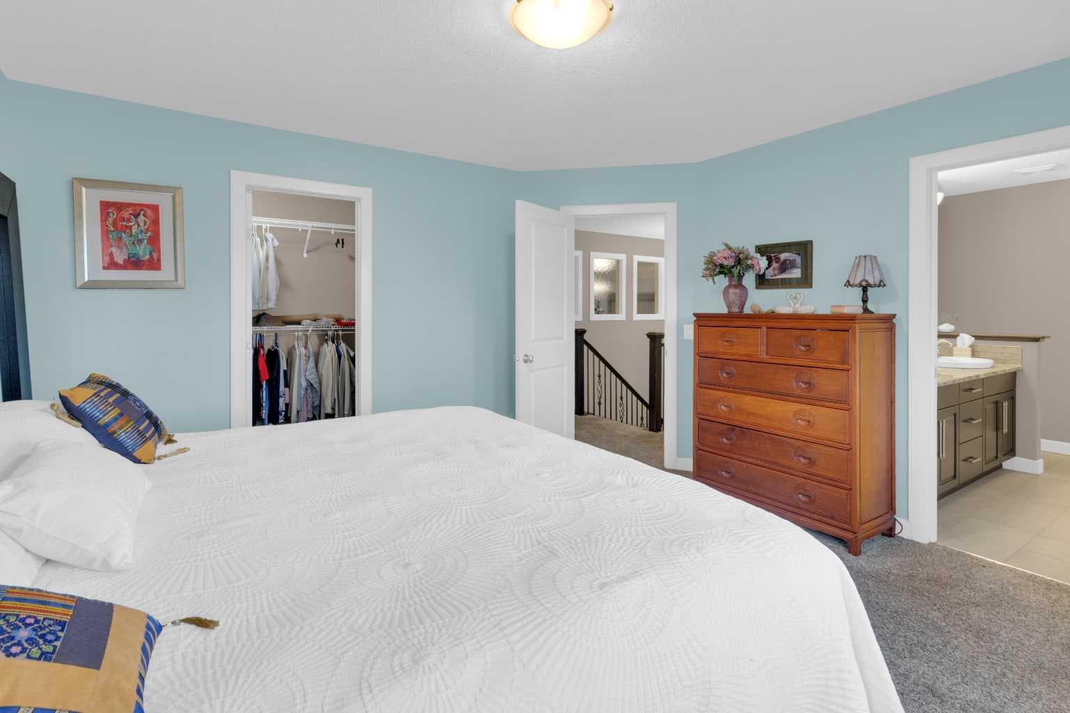 172 Ridge View Close 