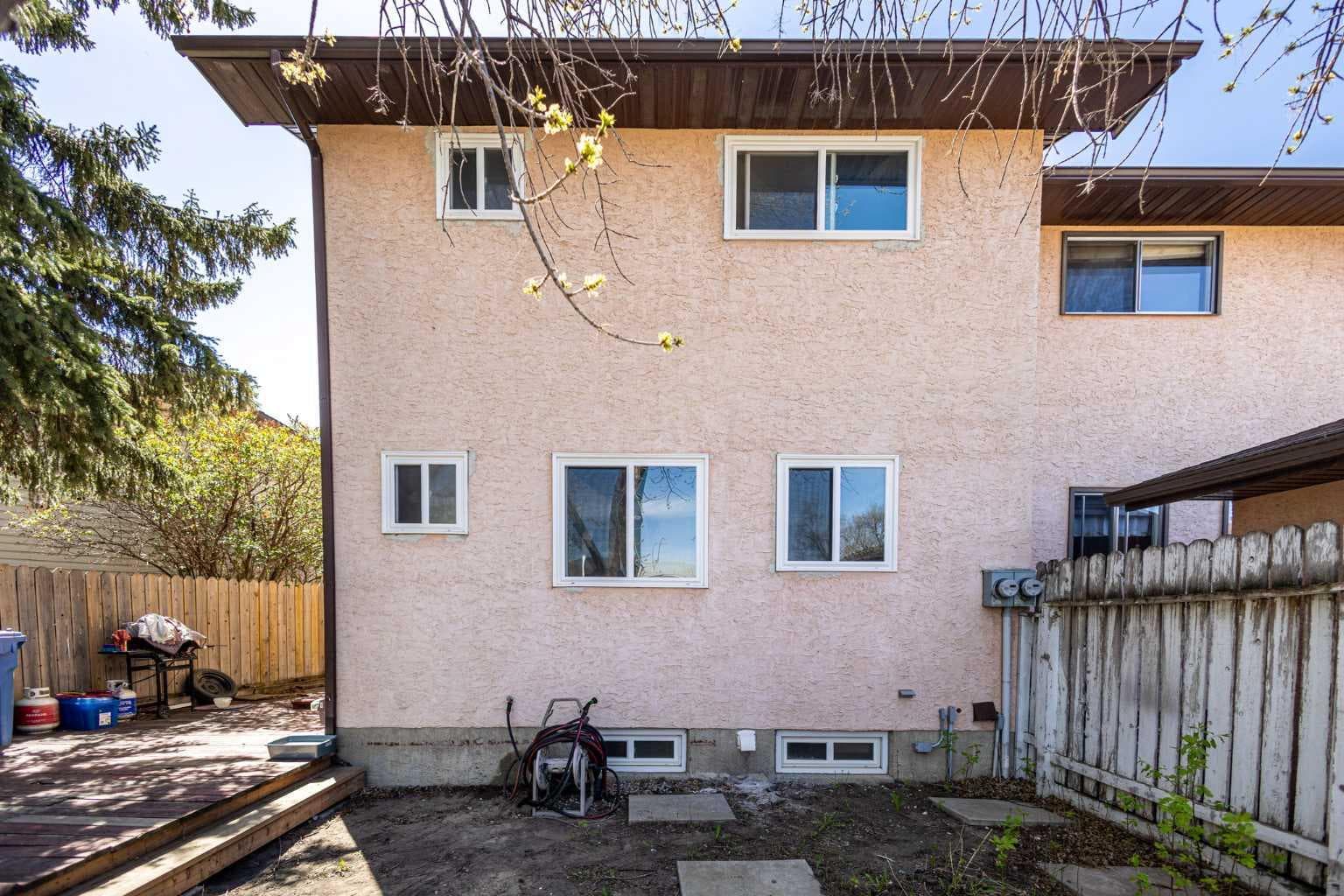 252 Templeview Way NE
