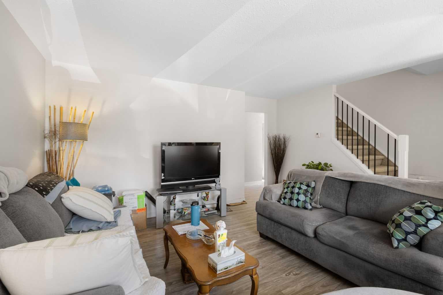 252 Templeview Way NE