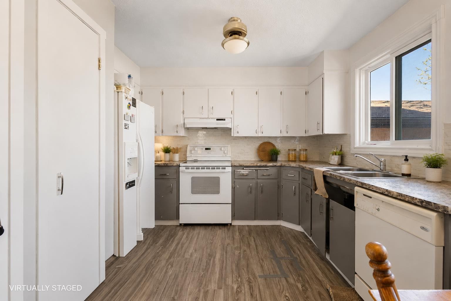 252 Templeview Way NE