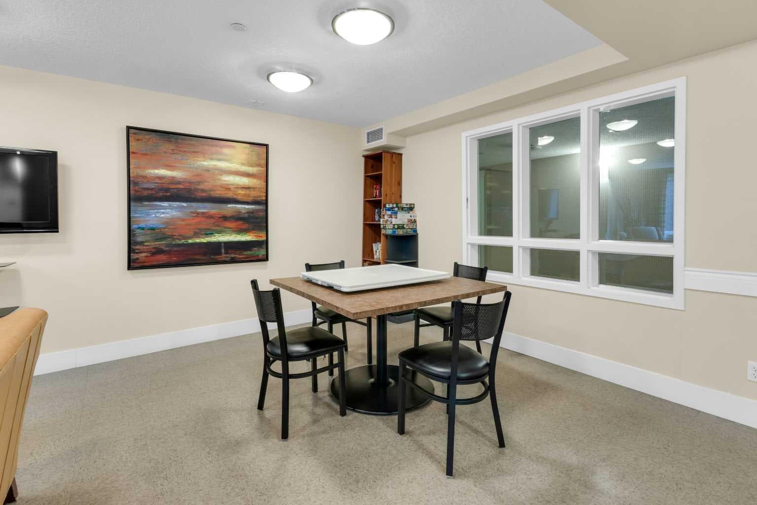 102, 500 Rocky Vista Gardens NW