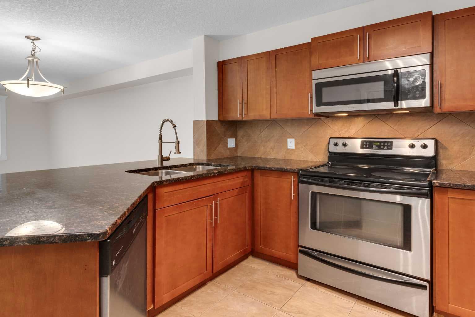 102, 500 Rocky Vista Gardens NW