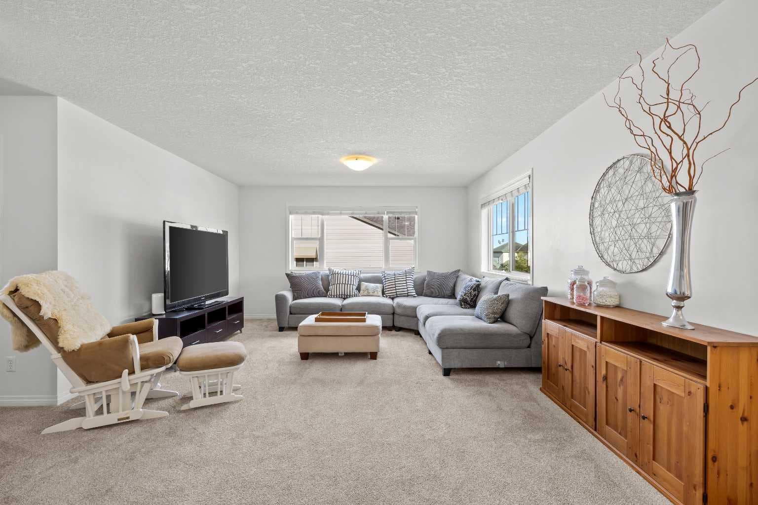 318 Coopers Drive SW