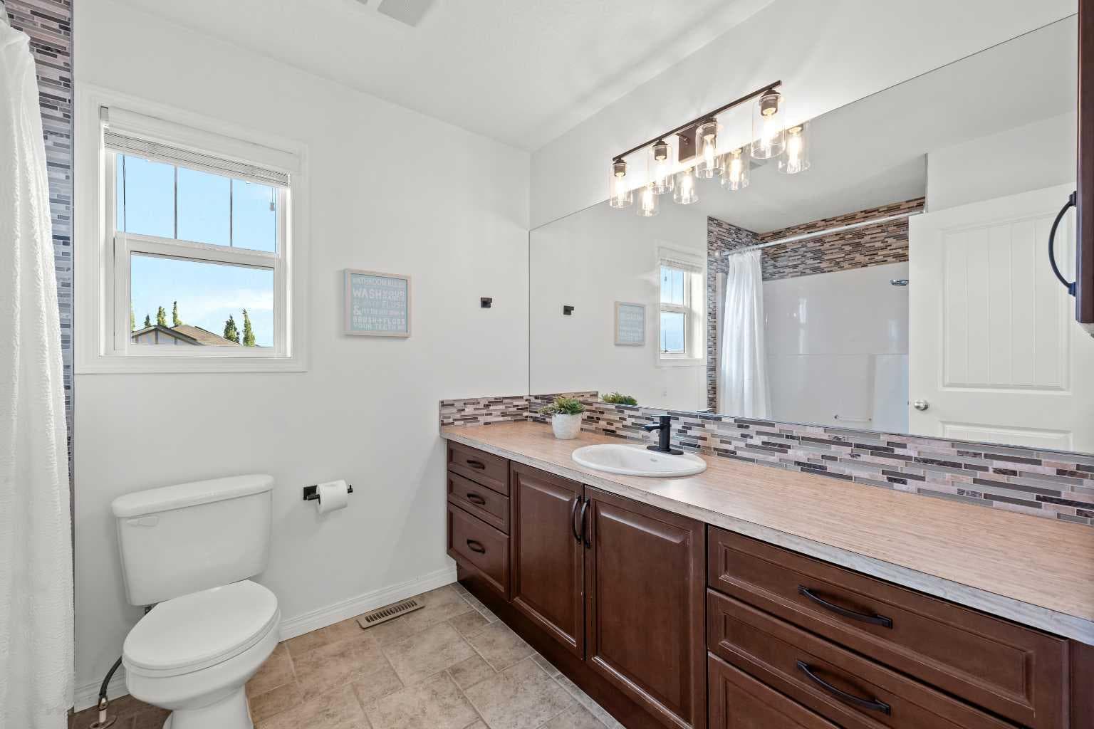 318 Coopers Drive SW
