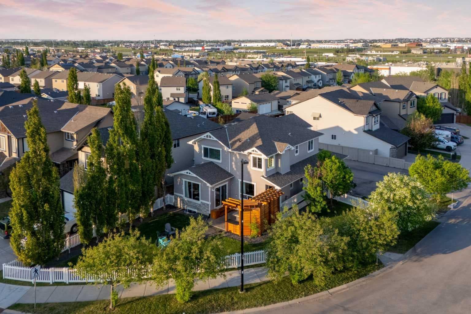 318 Coopers Drive SW