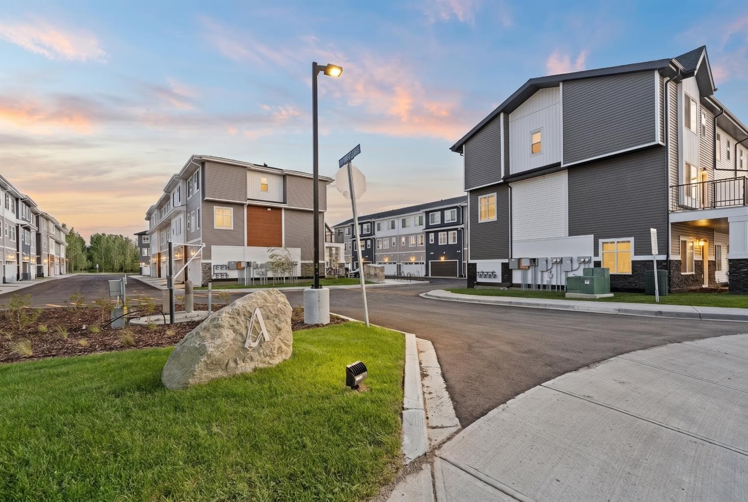 452, 141 Prince Court 