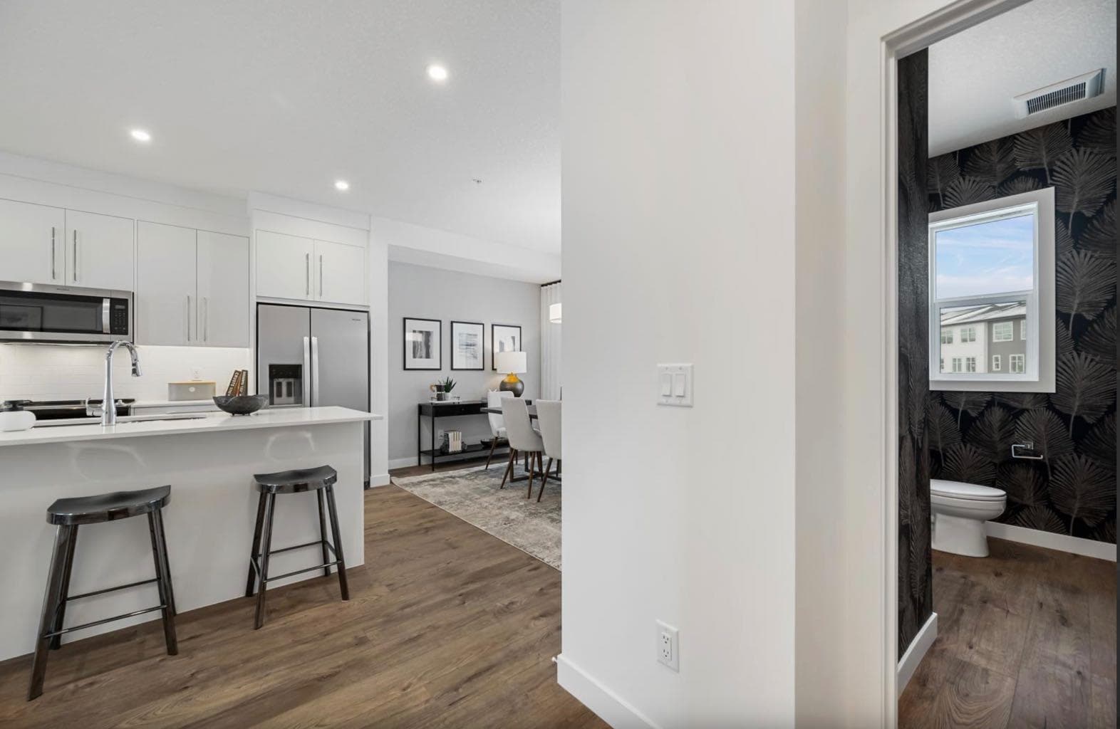 452, 141 Prince Court 