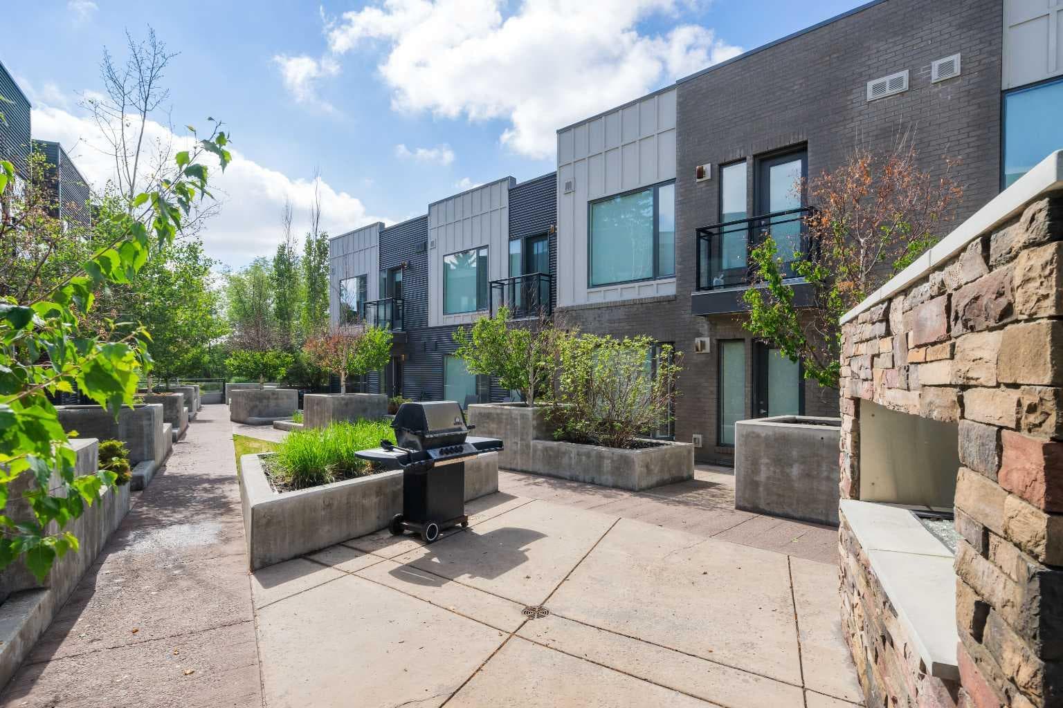 316, 93 34 Avenue SW