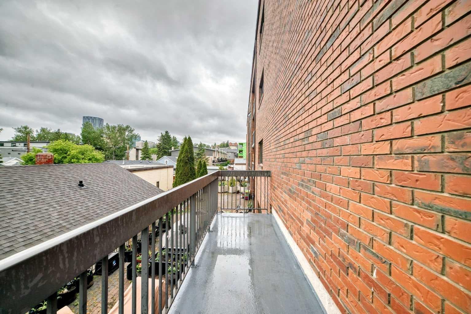 208, 659 4 Avenue NE