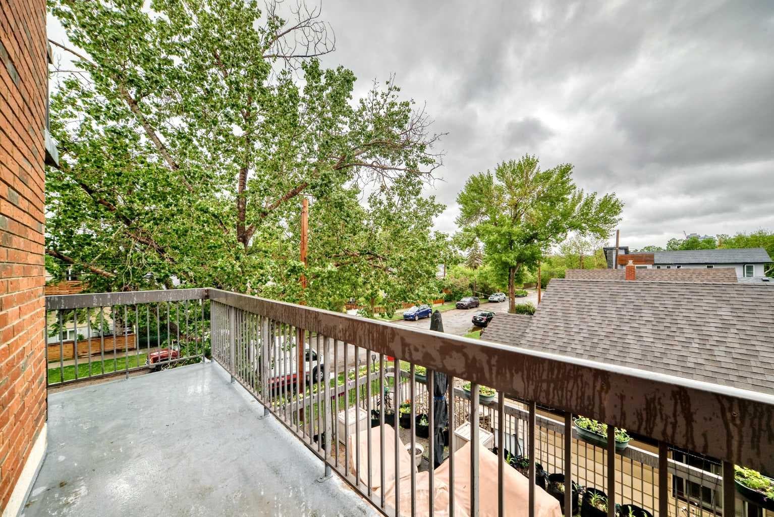 208, 659 4 Avenue NE