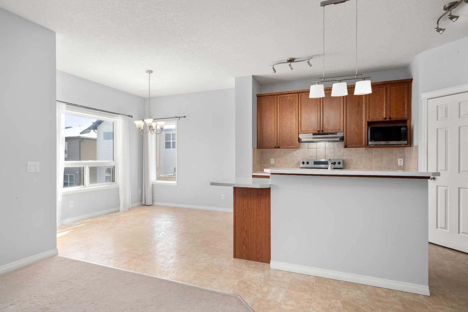 102 Kincora Glen Mews NW