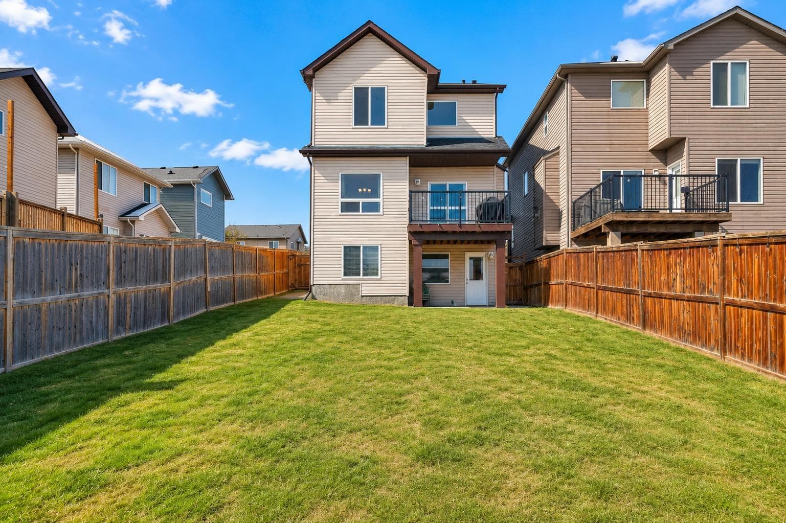 102 Kincora Glen Mews NW