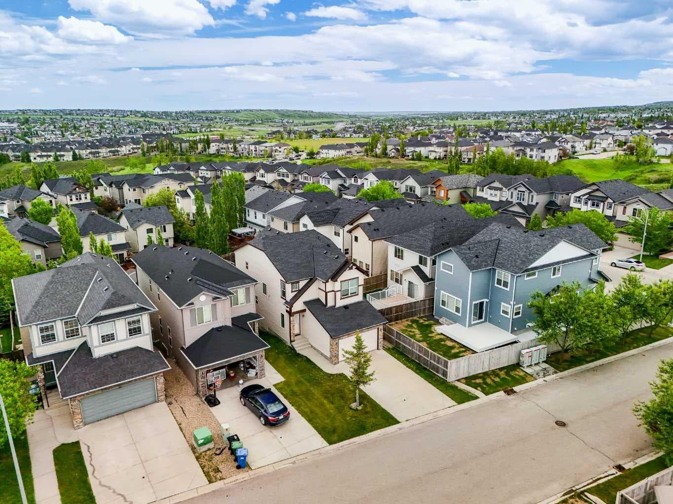 102 Kincora Glen Mews NW