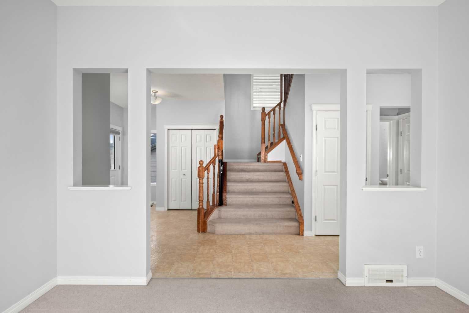102 Kincora Glen Mews NW