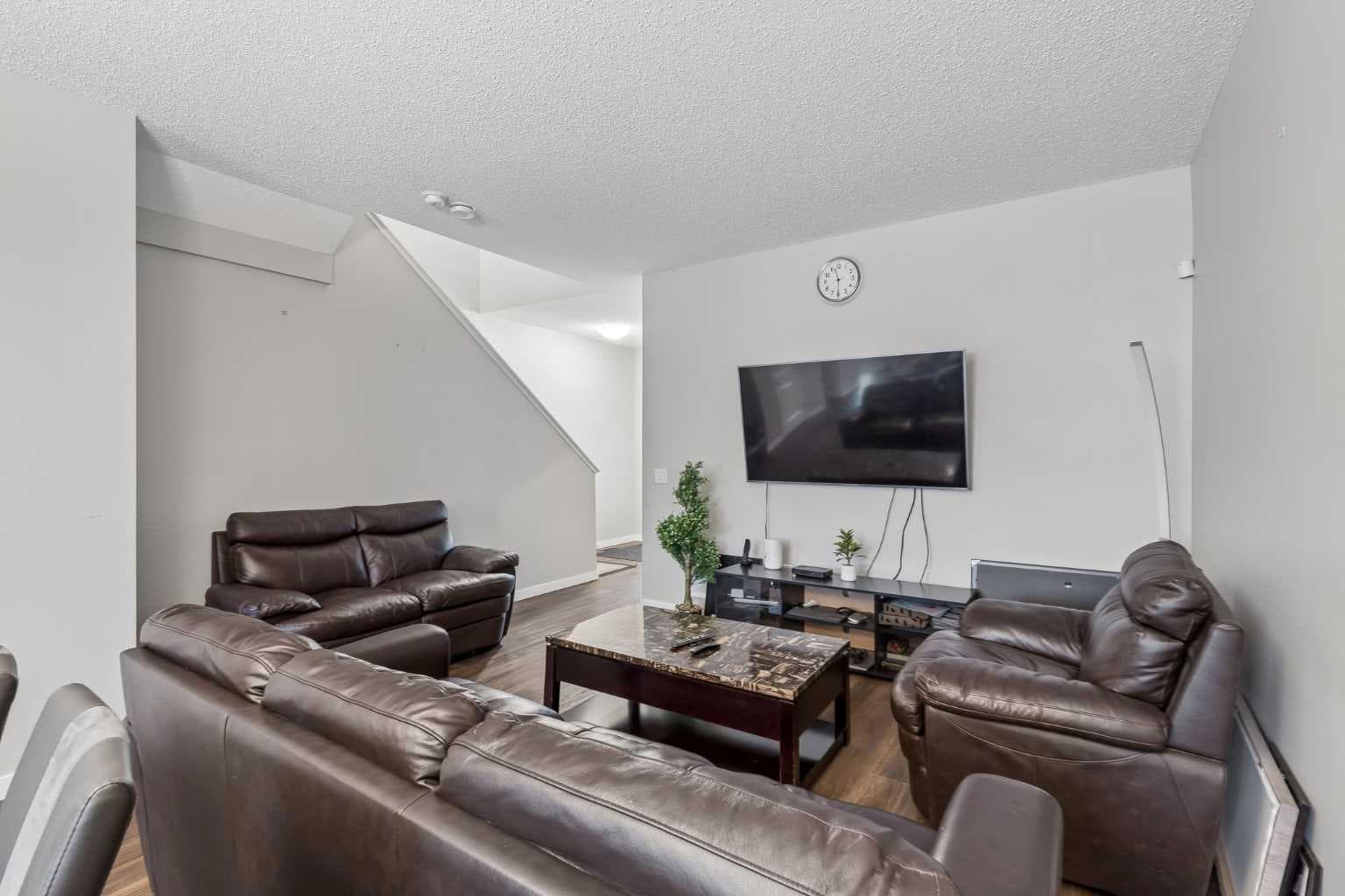 291 Magnolia Square SE